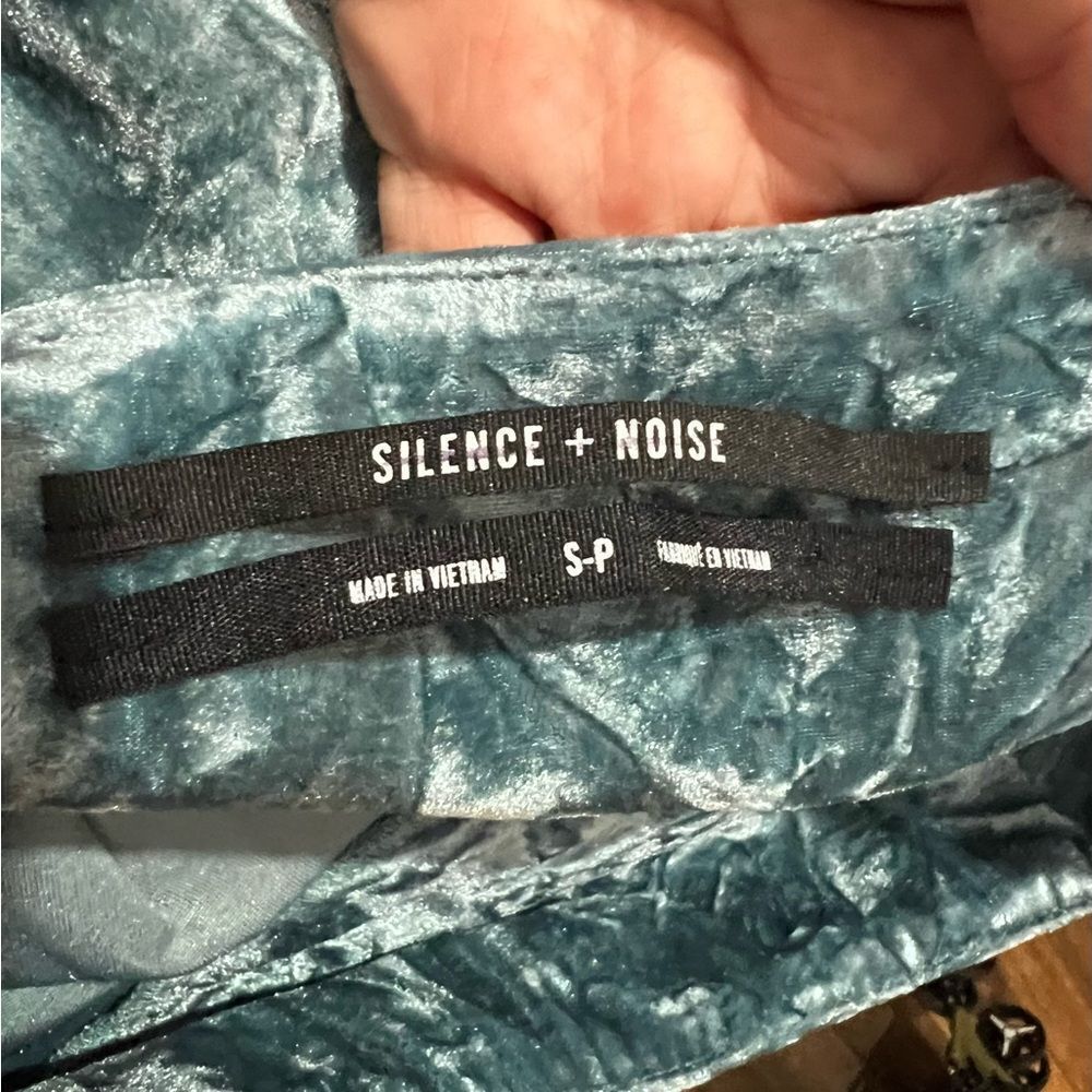 NWOT! Urban Outfitters Silance + Noise Crushed Light Blue Velvet Mini Skirt Sz S - Picture 7 of 8